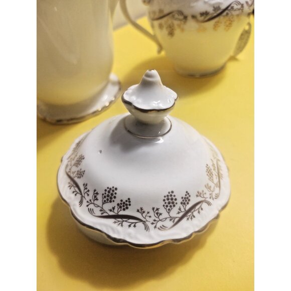 Coalport Bone China Tea Pot, Sugar & creamer set "Burgundy" pattern - Picture 8 of 16